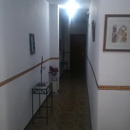 Virgen Del Rocio בית הארחה *