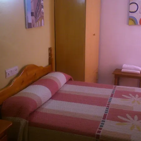 호스탈 비르겐 델 로시오 *